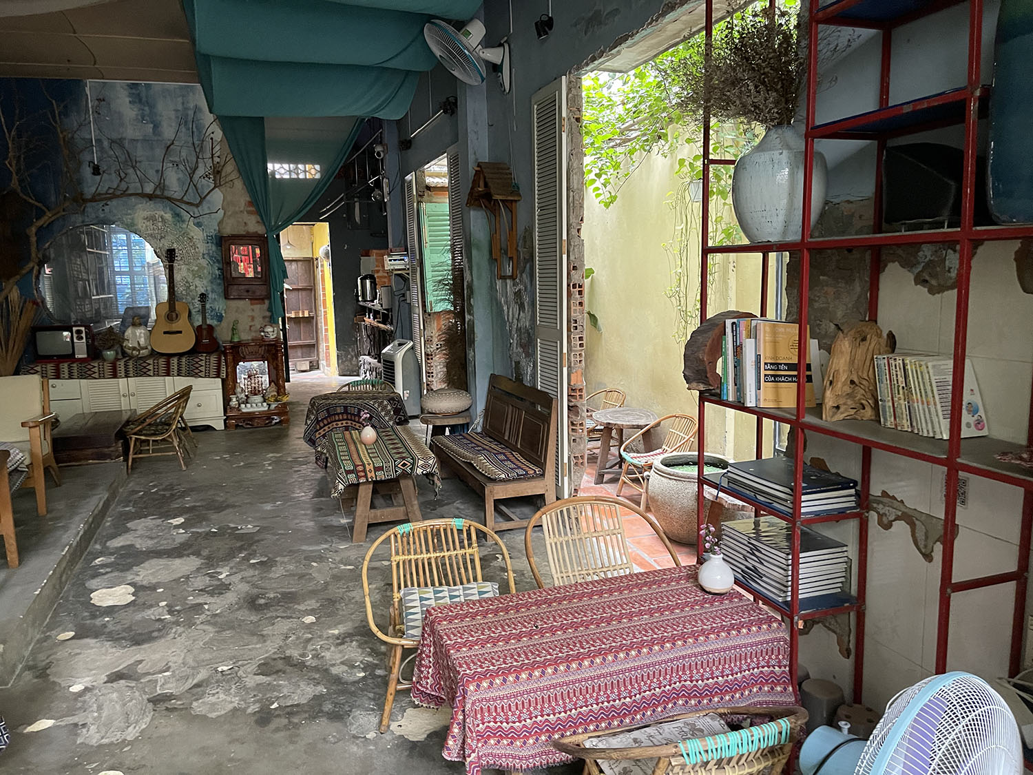 Nhà vườn (4 nở hậu 8,5 x 24,5=125m2) đang kd caphe nhạc Trinh hẻm 8m Lê Quang Định-giá chỉ 116tr/m2
